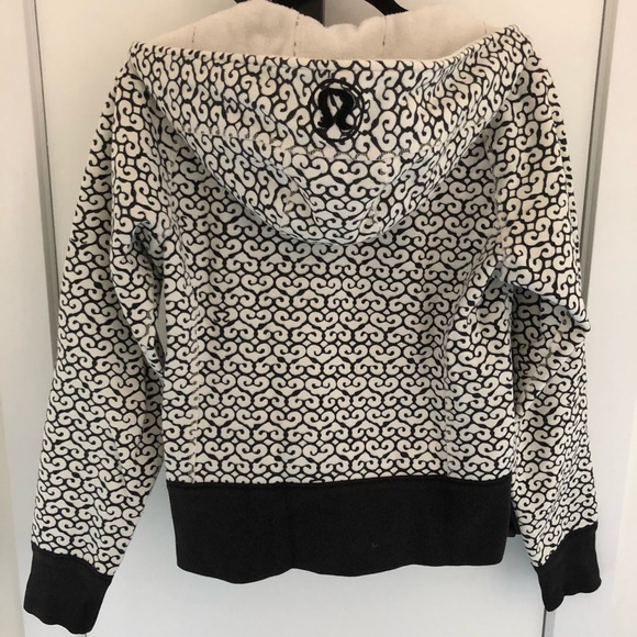 Lululemon Scuba Hoodie - Picture 2 of 6